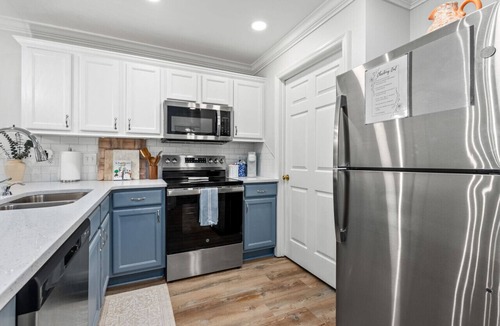 Auburn Condo | Modern, Remodeled with a Touch of Coastal Vibe