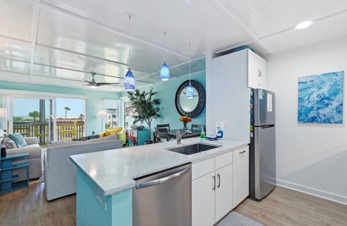 Oceanmarsh Subdivision Condo | Modern, renovated condo on Harbor Island!