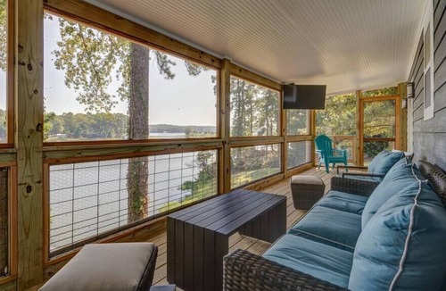 Shelby House | Modern renovated Lake home with awesome GameRoom!