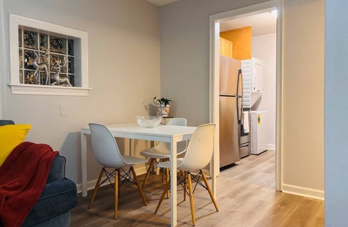 Great Lakes Apartment | Modern Room|Emory Univers|Walk to Downtown Decatur