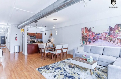 Downtown Memphis Apartment | Modern Spacious Loft in Downtown