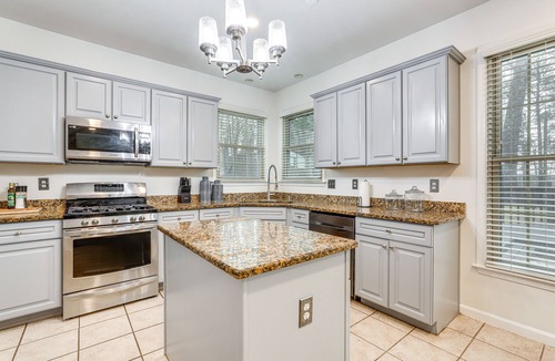 Lithonia House | Modern Stone Mountain Home w/Spacious Deck, Grill