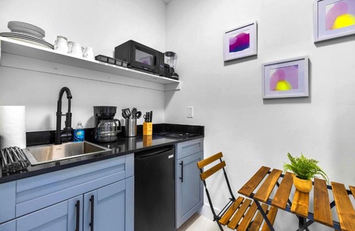 Allapattah Apartment | Modern Studio in Wynwood Midtown