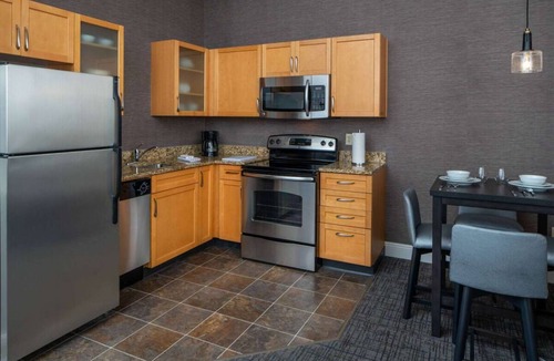 Arts/Warehouse District Hotel | Modern Suites in the Heart of New Orleans! Outdoor Pool, Breakfast, Pet-friendly