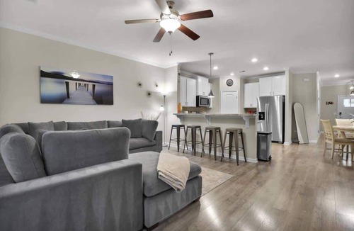 Pooler Condo | Modern Townhome in Pooler | Pool & Trails