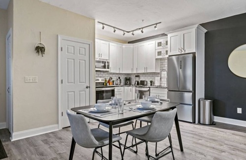 East Liberty Apartment | Modern & Upscale King Bed Suite|Private w/Parking!