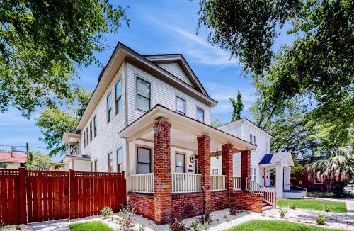Metropolitan House | Montgomery House - Unit A