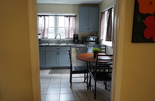 Memphis House | MONTHLY STAYS 6Bedroom Home - Near Beale St -Ideal for Groups