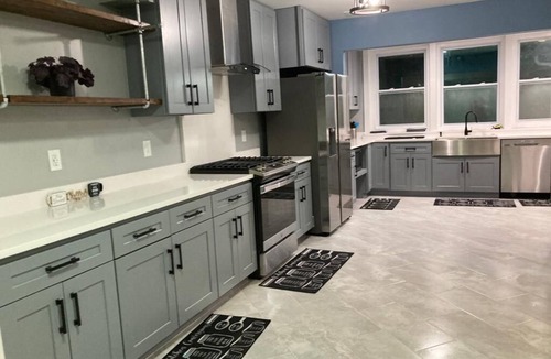Memphis House | MONTHLY STAYS -Massive 13 BR Private Pool, Hot Tub, Casita- Abundant Parking