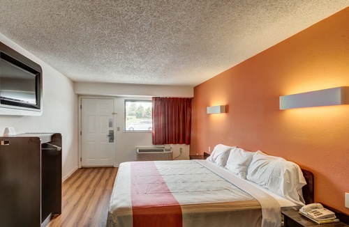 Berea Hotel | Motel 6 Berea, KY
