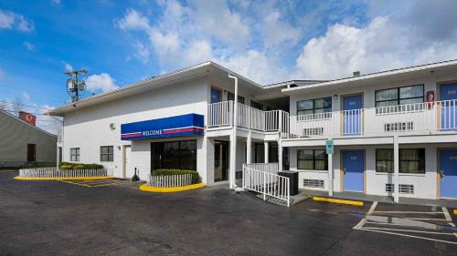 Tyner Hotel | Motel 6 Chattanooga, TN