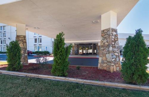 Candler-McAfee Hotel | Motel 6-Decatur, GA