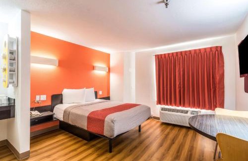 Harvey Hotel | Motel 6-Harvey, IL