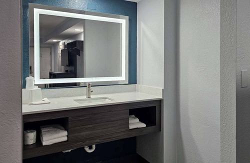 Memphis Hotel | Motel 6 Memphis, TN - Graceland