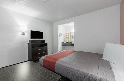 Norcross Hotel | Motel 6 Norcross, GA - Atlanta Northeast