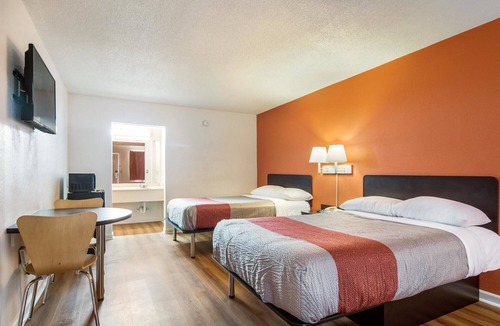 Warner Robins Hotel | Motel 6 Warner Robins, GA