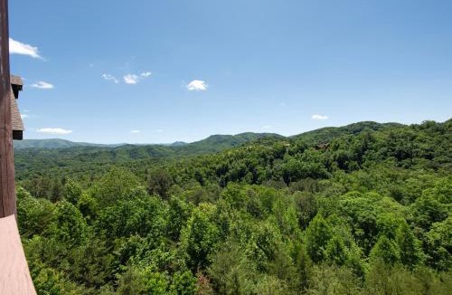 Sevierville Ski Chalet | Mountain Echoes