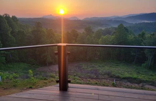 Saluda House | Mountain Moonlight at Saluda Mountain Retreats