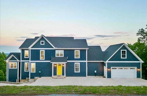 Tigerville House | Mountain View Escape