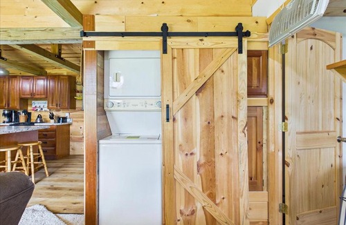 Etowah House | Mountain Views, Starlink Wifi, Grill, Firepit, Dogs OK