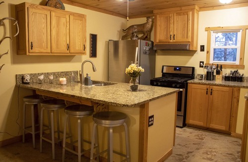 Cleveland Cabin | Mountains-Lakes-Parks-Winery-Privacy-Serenity Hidden Gem