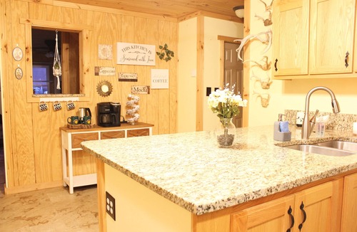 Cleveland Cabin | Mountains-Lakes-Parks-Winery-Privacy-Serenity Hidden Gem