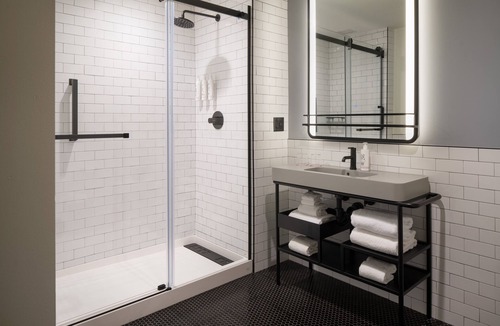 Luckie-Marietta District Hotel | Moxy Atlanta Downtown