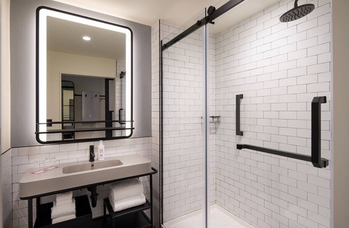 Luckie-Marietta District Hotel | Moxy Atlanta Downtown