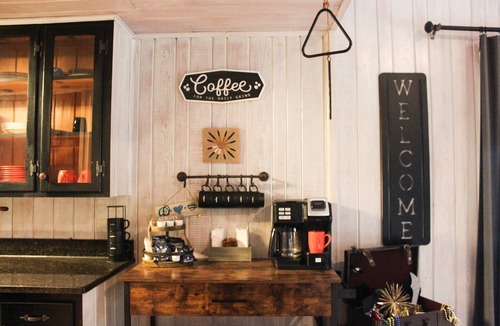 Raccoon Ridge Cabin | Mystical River Cabin | Themed Rooms & Hot Tub
