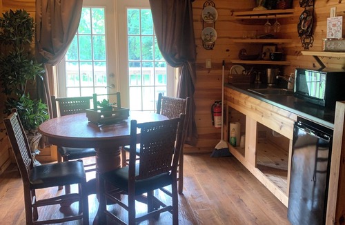 Helen Hotel | Nacoochee Valley Lodge