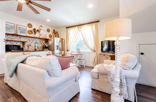Midway Apartment | Nature Lovers Escape Waterfront Pool Dock Sunsets Fishing Kayaking Savannah
