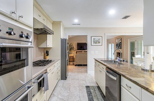 Saint Simons Island House | Near Beach! St Simons Island Gem in Golf Community
