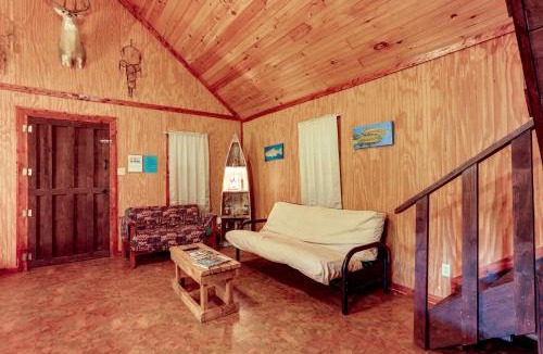 Newnata House | Near Blanchard Springs! Classic Cabin in the Woods