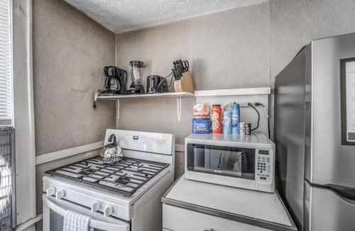 Vollintine-Evergreen House | Near Shopping & Dining- Magic in Midtown- 2 Units