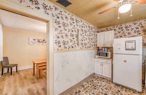 Vollintine-Evergreen House | Near Shopping & Dining- Magic in Midtown- 2 Units