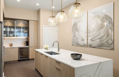 Midtown Apartment | *New* 28th Floor - Skyline Penthouse