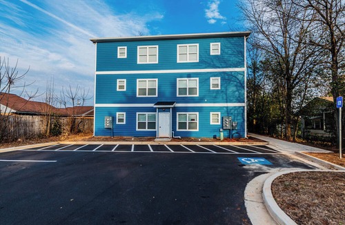 Warner Robins Apartment | New 4BR Family Retreat - Minutes to Base & Dining