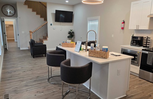 Pittsburgh House | NEW - Atlanta Gem: 4-bedroom 3.5-bathroom Home