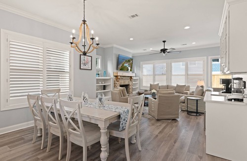 King City House | New Home in King City, Sleeps 10, Pool and Screened in Porch with TV!
