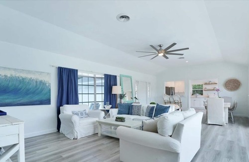 Tequesta House | NEW Idyllic Coastal Family Home Close To Beaches, Restaurants and Inlet
