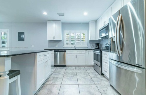Homestead Cottage | New Listing! Charming 2/2 cottage in wonderful Homestead with AC, WiFi