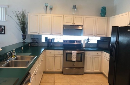 Sunset Lakes House | New listing : Sunset Retreat Getaway
