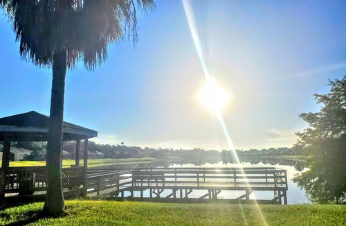 Sunset Lakes House | New listing : Sunset Retreat Getaway
