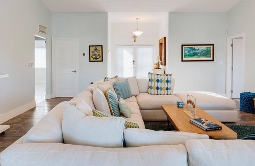 Twin Lakes House | NEW LUXURY HOME WITH 60 BOAT DOCK AND POOL