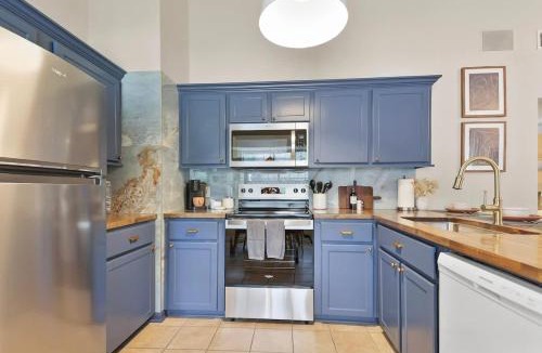 Whitemarsh Island House | New Meets Nostalgic - Adorable Cottage Sleeps 8