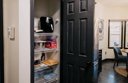 Town Center House | NEW Professional Designed, 5 min KSU, Hot tub, Fire pit, Grill, Game Room