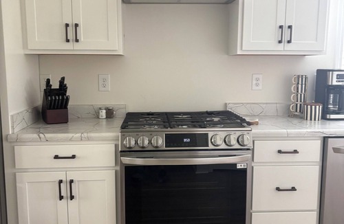Metropolis House | NEW REMODEL! Creek Stone Retreat-Charming home just 20 minutes from Paducah,
