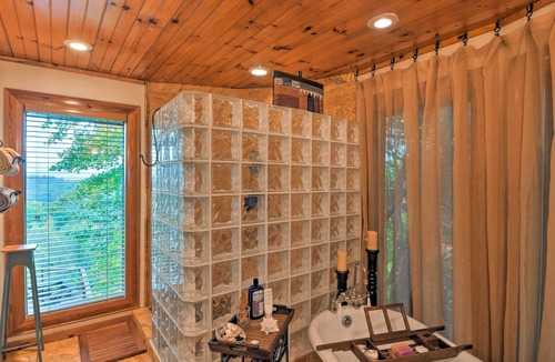 Robbinsville Cabin | NEW! Secluded Nantahala Forest Refuge w/Mtn Views
