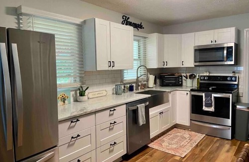 Bowdon Junction House | NEW Travelers Rest | Cute Bungalow Close to I-20