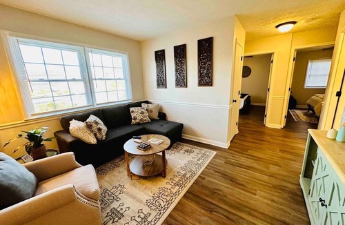 Danville Apartment | ! NEW Unit 20, Downtown Condo, 2br/1ba walking distance to Centre college